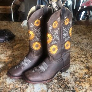 Sunflower Brown leather boots without box
